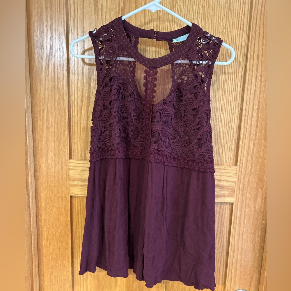 Maroon Lace Tank Top Women’s L